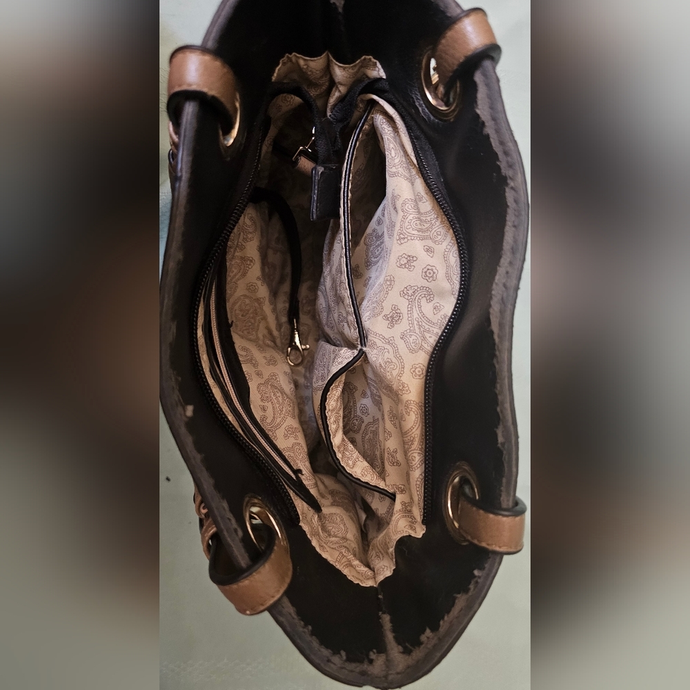 Simply Noelle Black Shoulder Bag - Picture 11 of 11